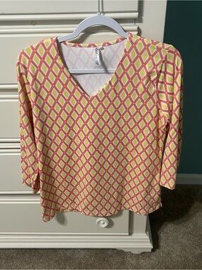 Lulu-B V-Neck Diamond Print Tunic in Yellow and Pink